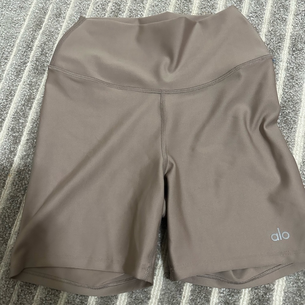 ALO biker shorts NWOT